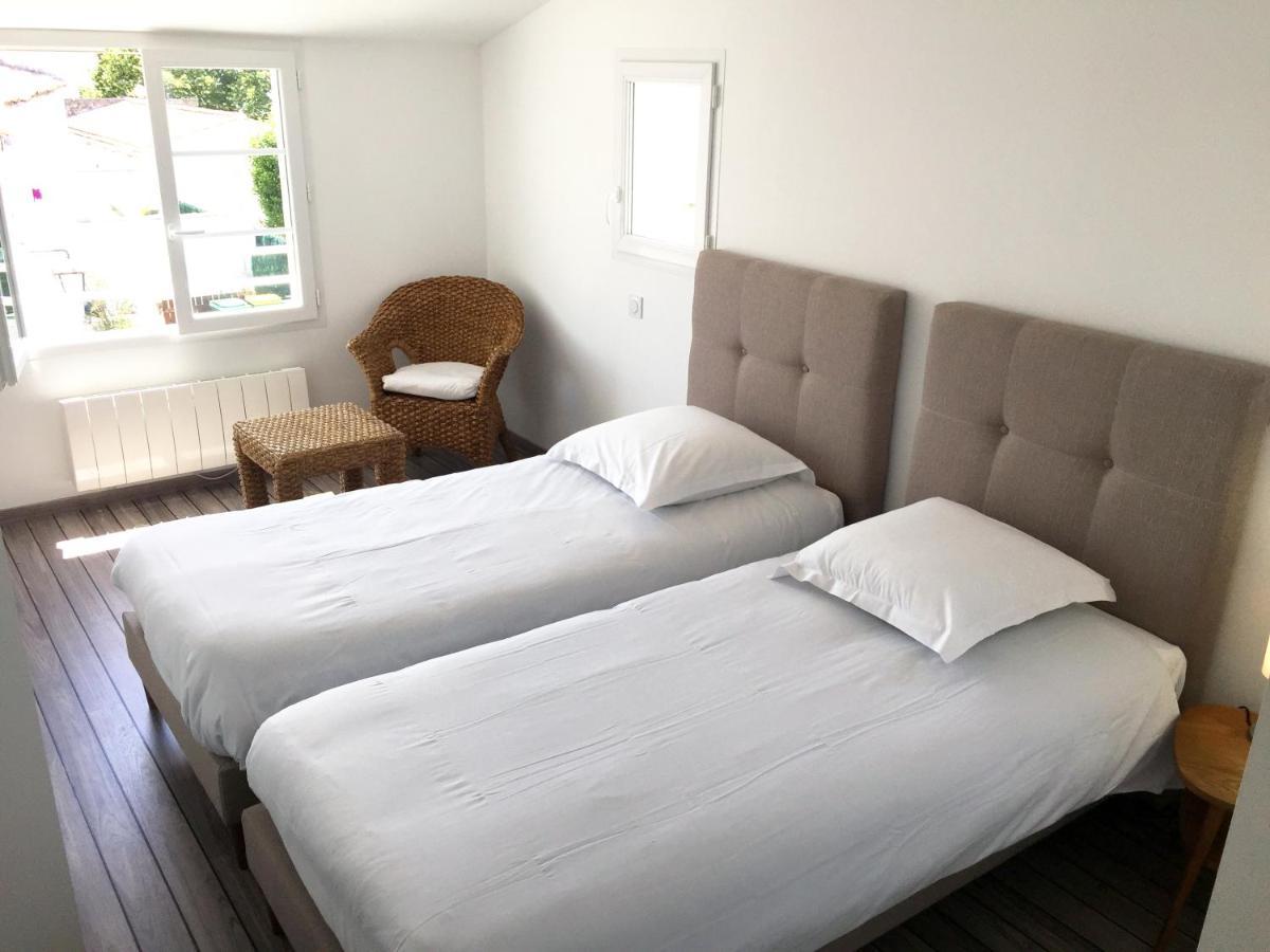 Hotel Le Square แซ็ง ปิแอร์ ดิ โอเลรอง ภายนอก รูปภาพ