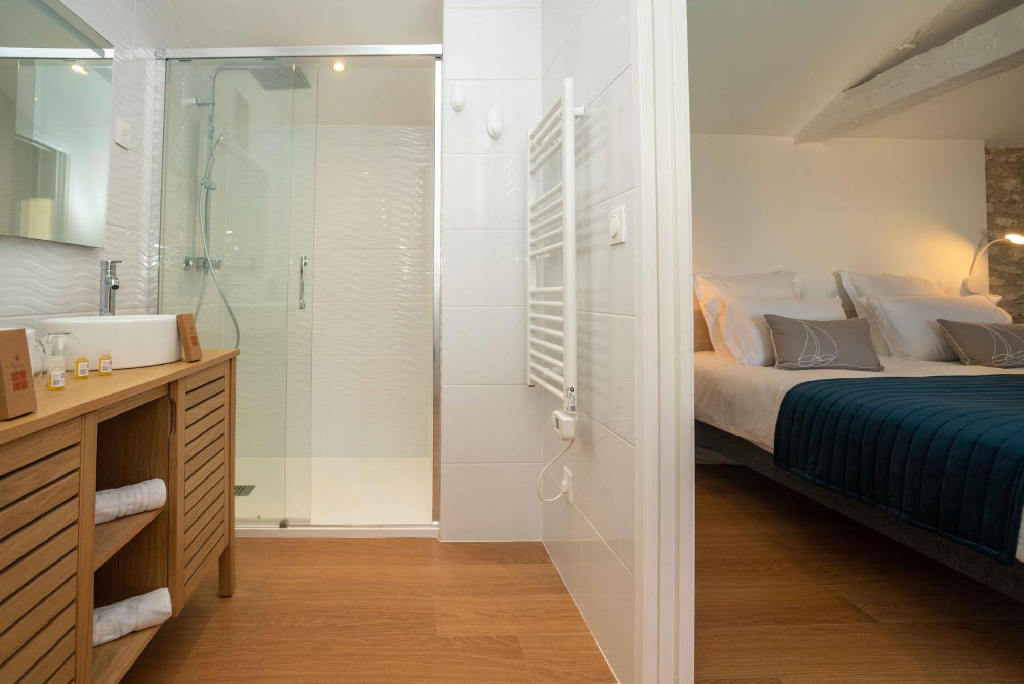 Hotel Le Square แซ็ง ปิแอร์ ดิ โอเลรอง ภายนอก รูปภาพ