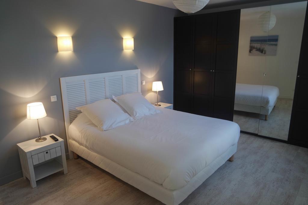 Hotel Le Square แซ็ง ปิแอร์ ดิ โอเลรอง ภายนอก รูปภาพ