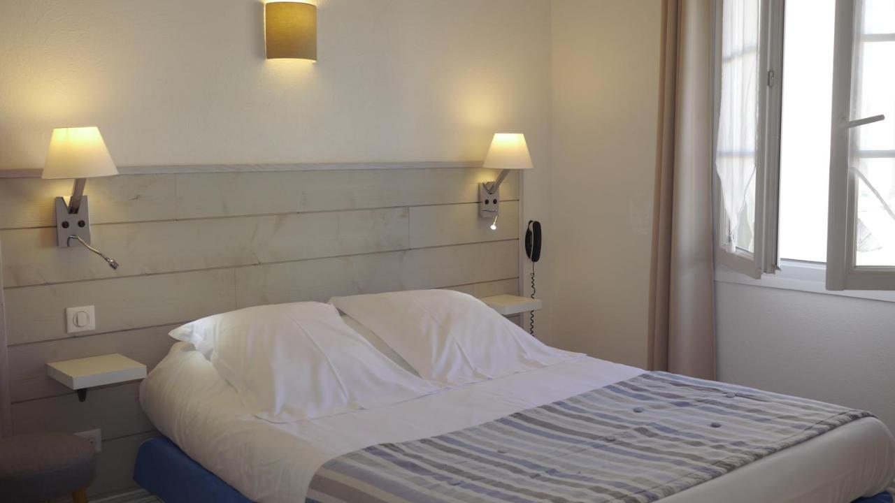 Hotel Le Square แซ็ง ปิแอร์ ดิ โอเลรอง ภายนอก รูปภาพ